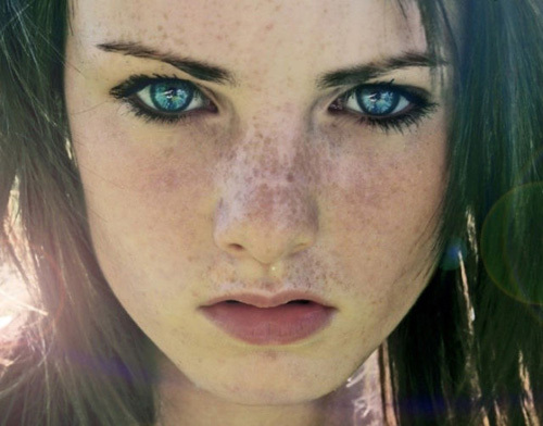 beautiful-blue-eyes-eyes-girl-Favim.com-315788.jpg